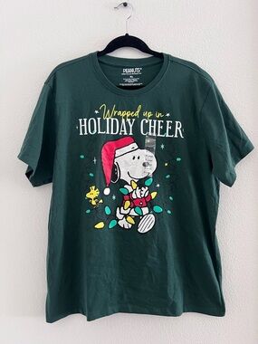 Peanuts Snoopy Christmas Shirt NWT